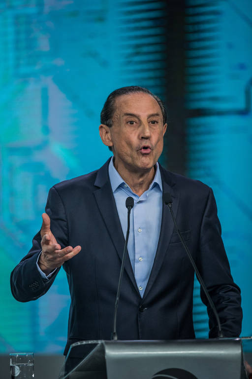 Candidato Paulo Skaf (MDB) durante debate na Record 