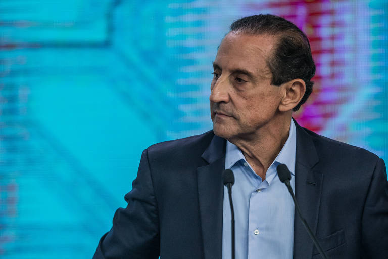Candidato Paulo Skaf (MDB) durante debate na Record 