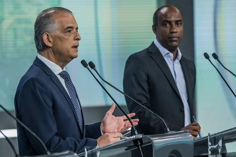 Candidato Marcio França (PSB) e Marcelo Candido (PDT) durante debate na Record 