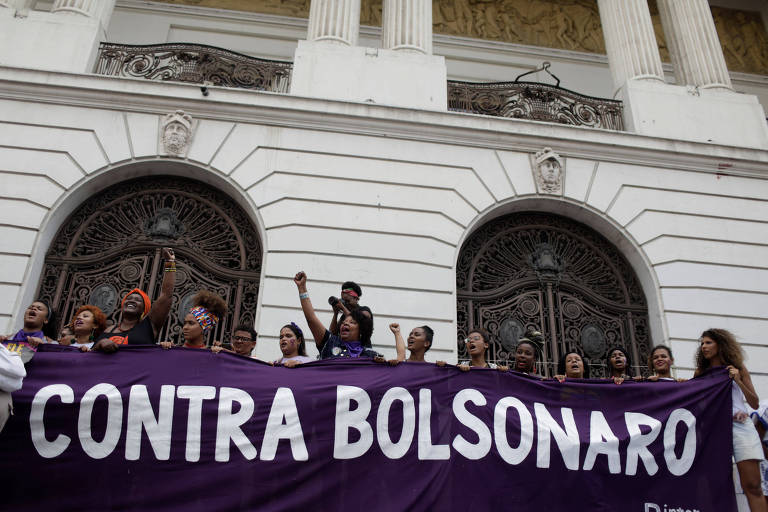 Militantes durante a manifestação 'Ele Não' contra o candidato à Presidência Jair Bolsonaro (PSL), no Rio de Janeiro