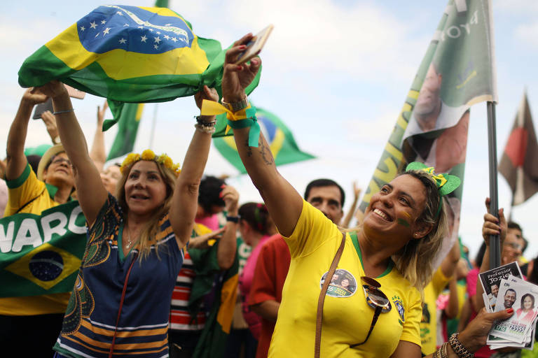 Manifestação de mulheres em apoio ao candidato à Presidência Jair Bolsonaro (PSL) em Copacabana, no Rio de Janeiro
