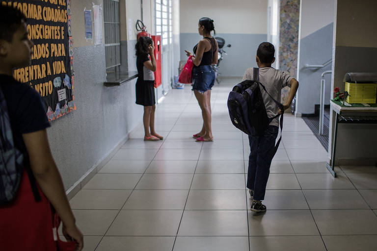 Criança na escola Ministro Oscar Dias Correia, na zona norte de São Paulo