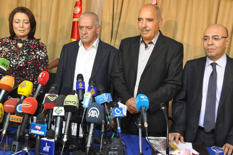 <b>2015</b>
<b>Quarteto para o Diálogo Nacional da Tunísia</b>
Por sua contribuição decisiva na construção de uma sociedade plural no país