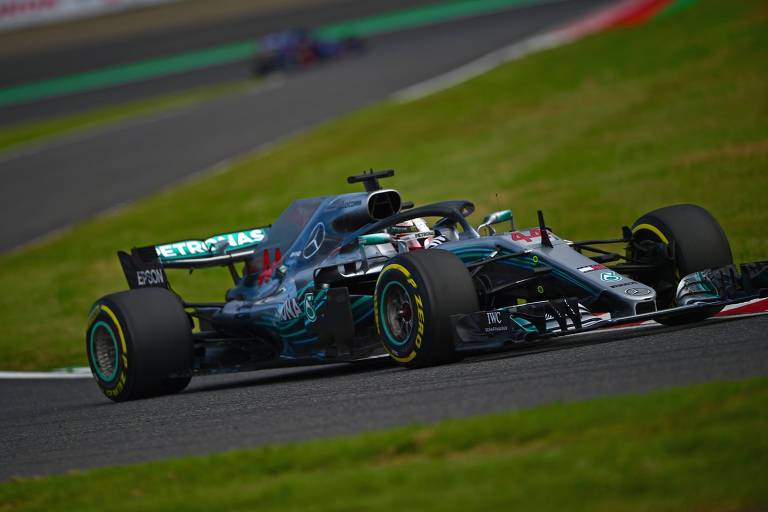 Lewis Hamilton, da Mercedes, durante treino oficial para o GP do Japão de F-1