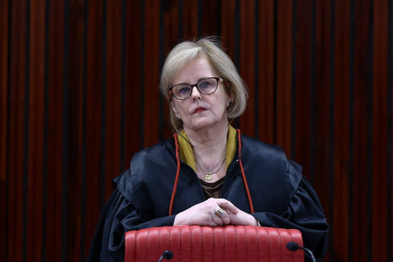 A presidente do TSE, Rosa Weber, durante sessão que julgou o registro da candidatura do ex-presidente Luiz Inácio Lula da Silva (PT)