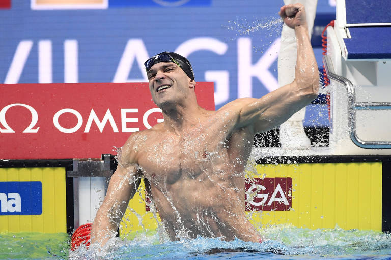 Nadador brasileiro Nicholas Santos bate recorde mundial que durava 9 anos