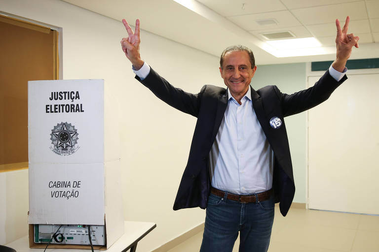 O candidato ao governo de São Paulo, Paulo Skaf (MDB), durante votação