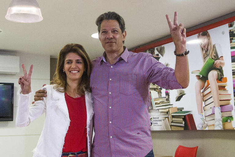 O candidato à presidência Fernando Haddad vota no bairro de Indianópolis, em São Paulo
