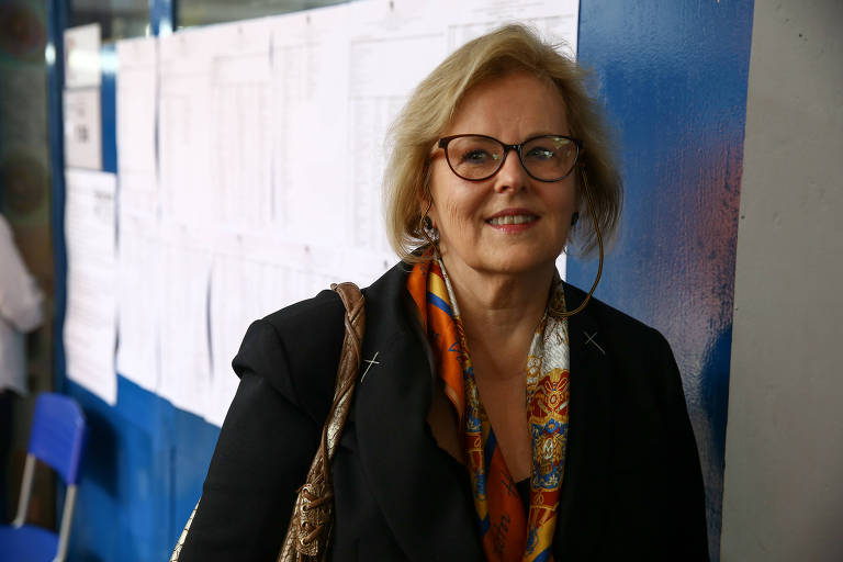 A presidente do TSE, Ministra Rosa Weber, vota no 1º turno das Eleições, na Escola Parque da 314/313 sul