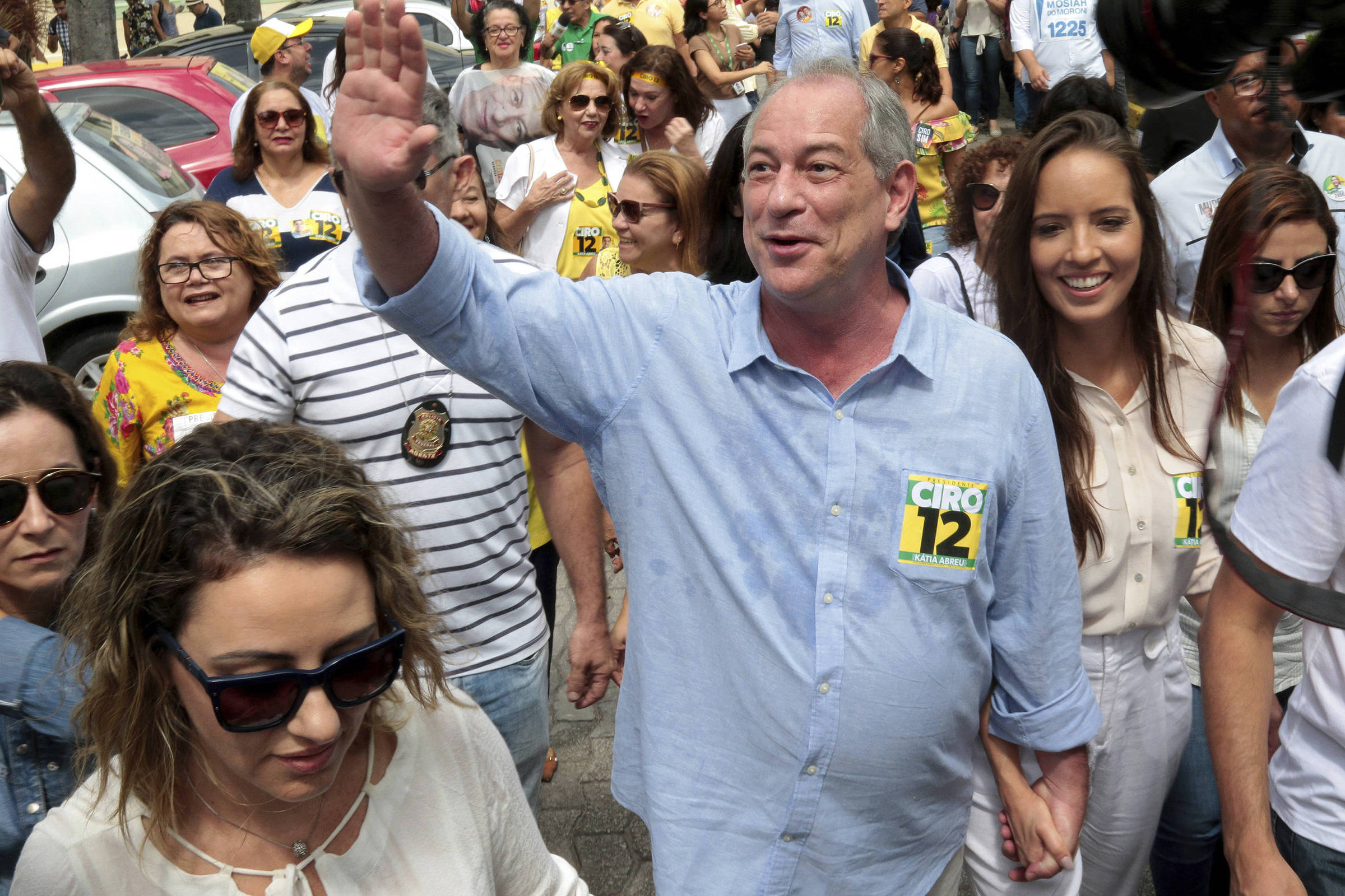 Em Paris Ciro Gomes diz que est muito cansado e que o Brasil