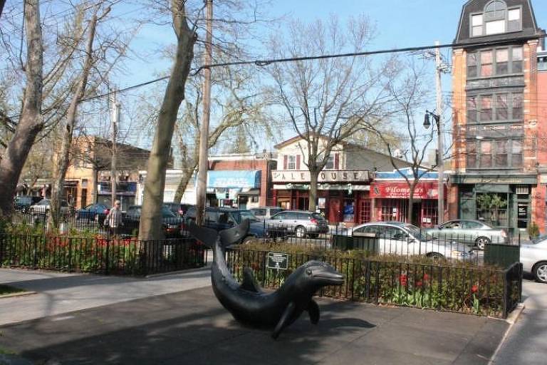 Centro comercial de City Island, comunidade pesqueira que pertence ao distrito do Bronx, em Nova York