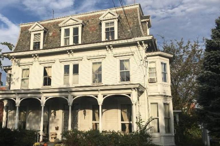 Casa de madeira em City Island, em Nova York