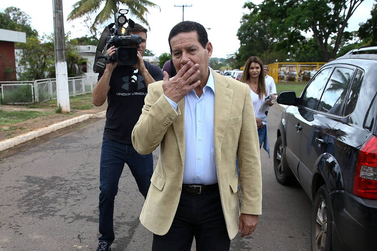 O candidato a vice na chapa de Jair Bolsonaro (PSL), Hamilton Mourão
