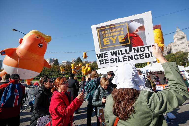 Mulheres organizam protesto contra governo Trump