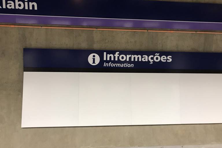 No primeiro dia útil da interligação das linhas 5-lilás e 2-verde, estação Chácara Klabin do Metrô não tem sinalização de orientação e mapas da rede