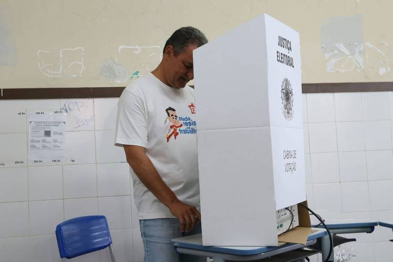 Governador da Bahia pede a prefeitos que garantam transporte na eleição