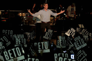 FILE PHOTO: U.S. Senate candidate O'Rourke comes out before singer Nelson at the 