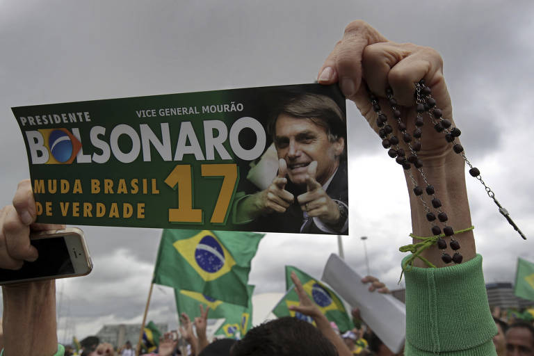 Às vésperas do 2º turno, manifestantes fazem ato favorável a Bolsonaro 