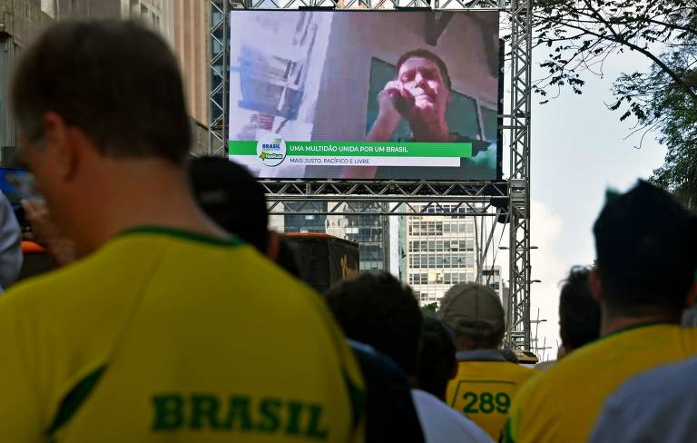 Manifestação favorável a Jair Bolsonaro na avenida Paulista, em São Paulo