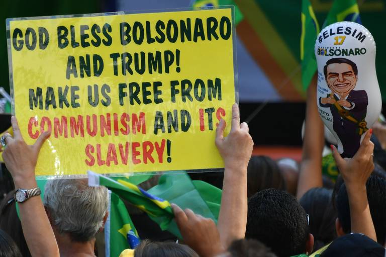 Manifestação favorável a Jair Bolsonaro na avenida Paulista, em São Paulo