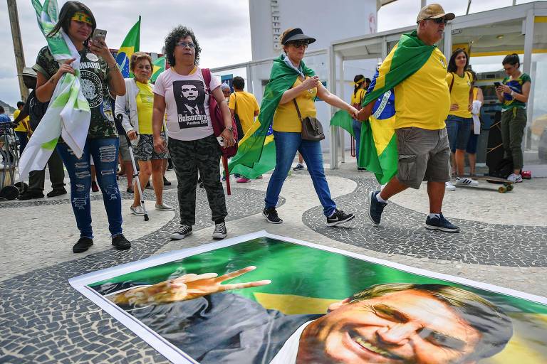 Manifestação favorável a Jair Bolsonaro na avenida Paulista, em São Paulo