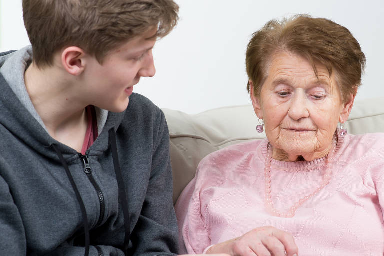 Doença degenerativa: tire dúvidas de Alzheimer e Parkinson - 15/11/2023 -  Equilíbrio e Saúde - Folha