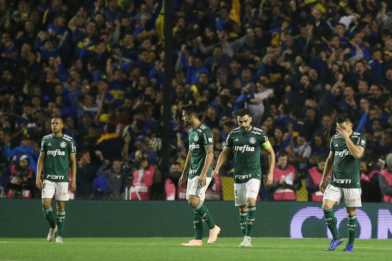 Jogadores do Palmeiras lamentam gol marcado pelo Boca em La Bombonera