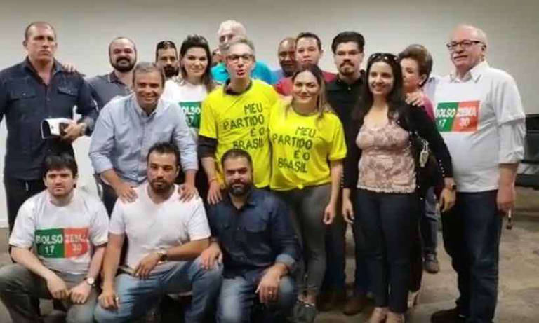 Romeu Zema com apoiadores