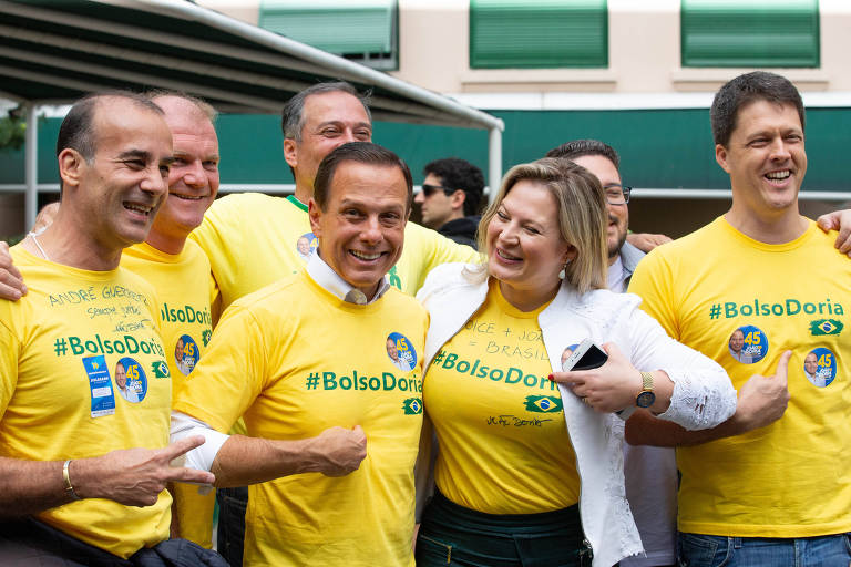 O candidato ao governo do estado de São Paulo João Doria (PSDB) vota na manhã deste domingo (28) em São Paulo 