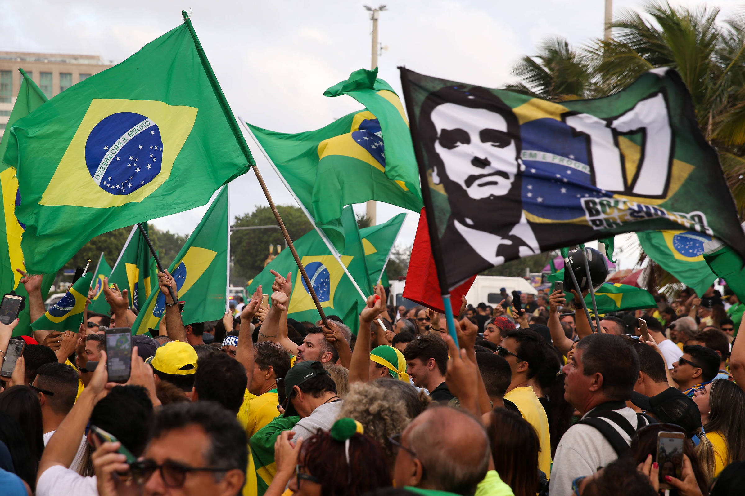 Presidente do PSL diz que é sem sentido a manifestação de domingo pró-Bolsonaro