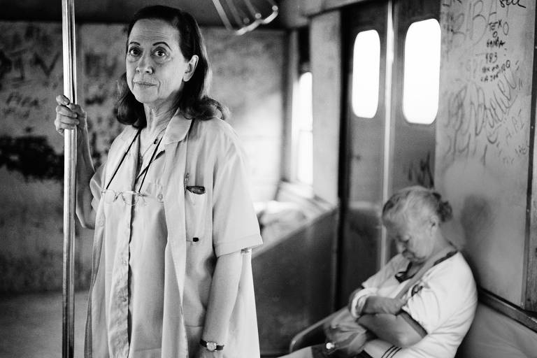 Fernanda Montenegro no set de 'Central do Brasil', de Walter Salles, em foto  feita pelo diretor de fotografia Walter Carvalho