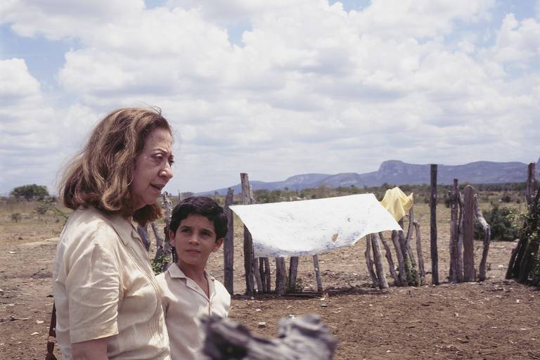 Fernanda Montenegro e Vinicius de Oliveira no set de 'Central do Brasil', de Walter Salles, em foto  feita pelo diretor de fotografia Walter Carvalho