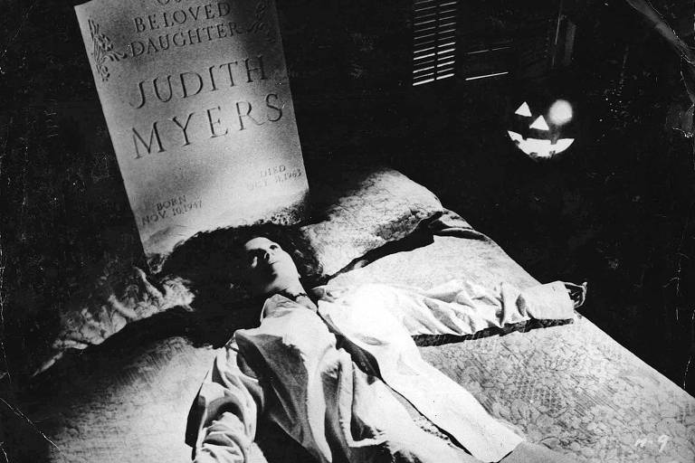 Cena do filme "Halloween - A Noite do Terror" (1978), de John Carpenter