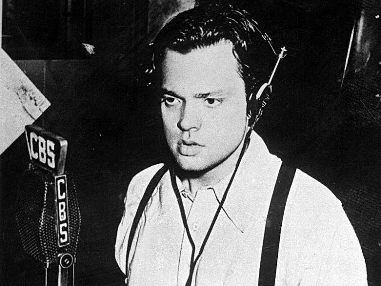 1938: Com 'Guerra dos Mundos', Orson Welles leva pânico a ouvintes da CBS