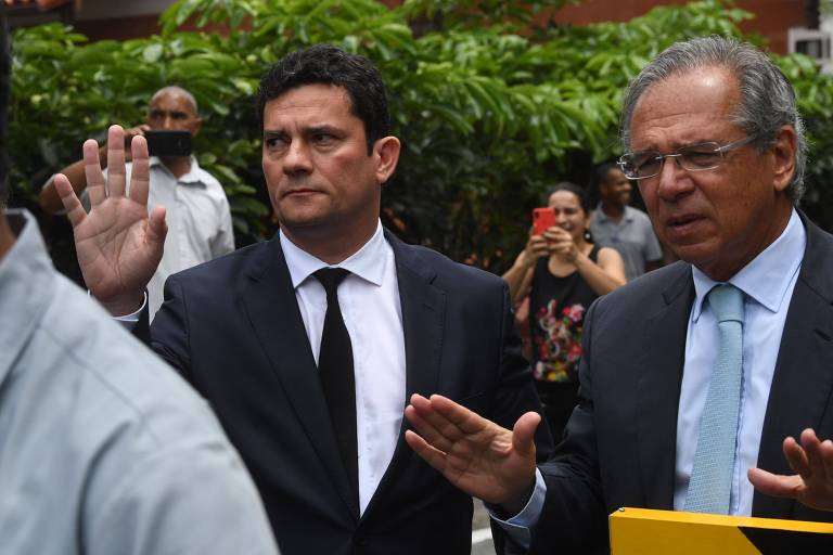 Sergio Moro e Paulo Guedes, o futuro ministro da Economia, após encontrarem Bolsonaro