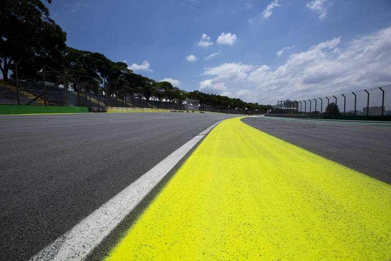 Preparativos para o GP Brasil de Fórmula 1, no Autódromo José Carlos Pace - Interlagos, na zona sul de São Paulo