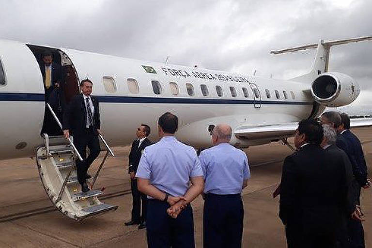 Bolsonaro realiza primeiro voo com a Força Aérea Brasileira como presidente eleito