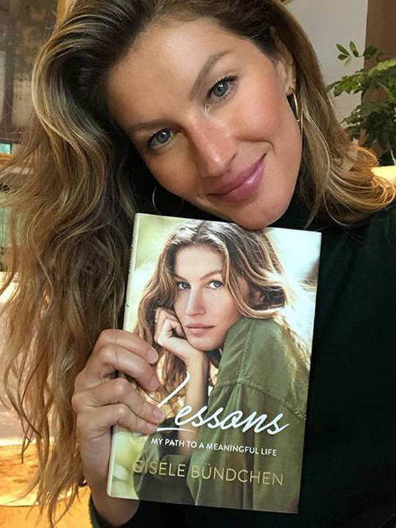 Gisele Bundchen abriu o jogo sobre Jack Moynahan, filho de Tom Brady e Bridget Moynahan. Em seu recém-lançado livro de memórias, Gisele, que já pensou em se suicidar anos atrás, falou sobre o assunto