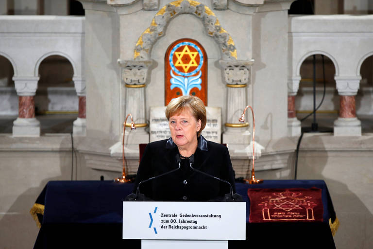 A chanceler alemã, Angela Merkel, discursa em sinagoga de Berlim no aniversário de 80 anos da Noite dos Cristais