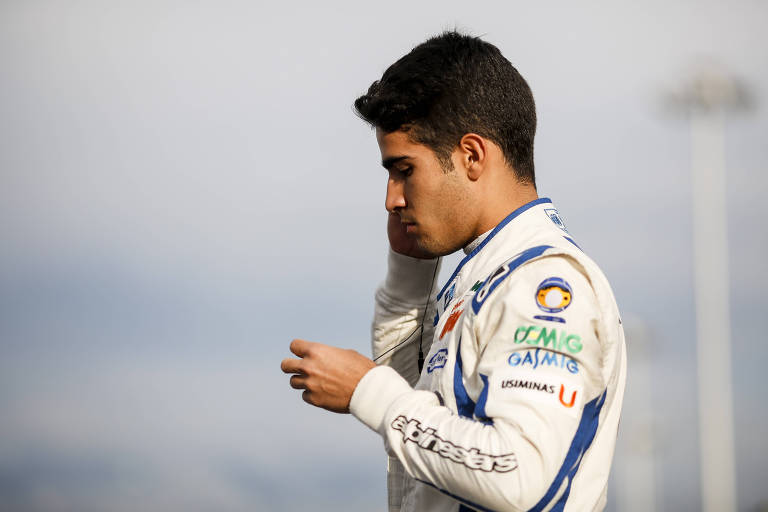 Sergio Sette Câmara concentrado, quando ainda piloto Sergio Sette Camara, quando piloto da Carlin na F-2, durante a etapa de Sochi da categoria, em setembro.