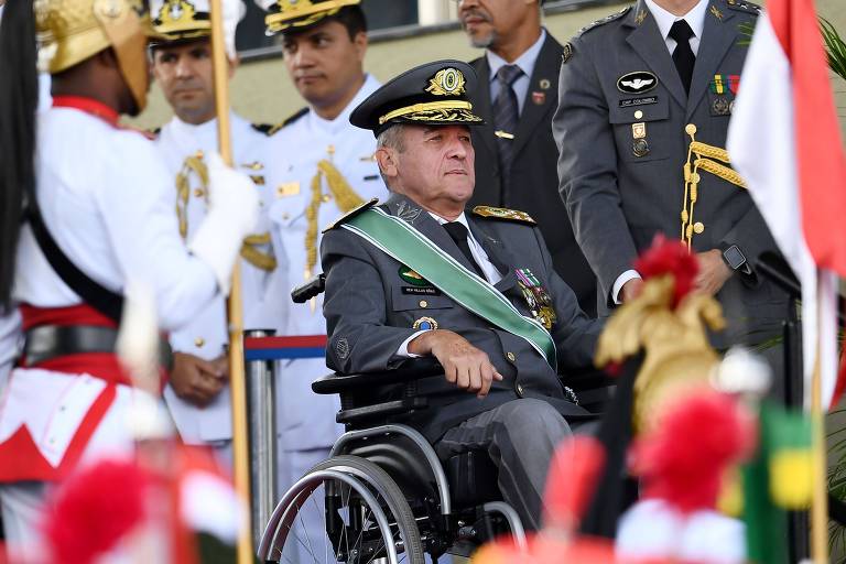 Comandante Eduardo Villas Bôas em evento do Exército, em abril