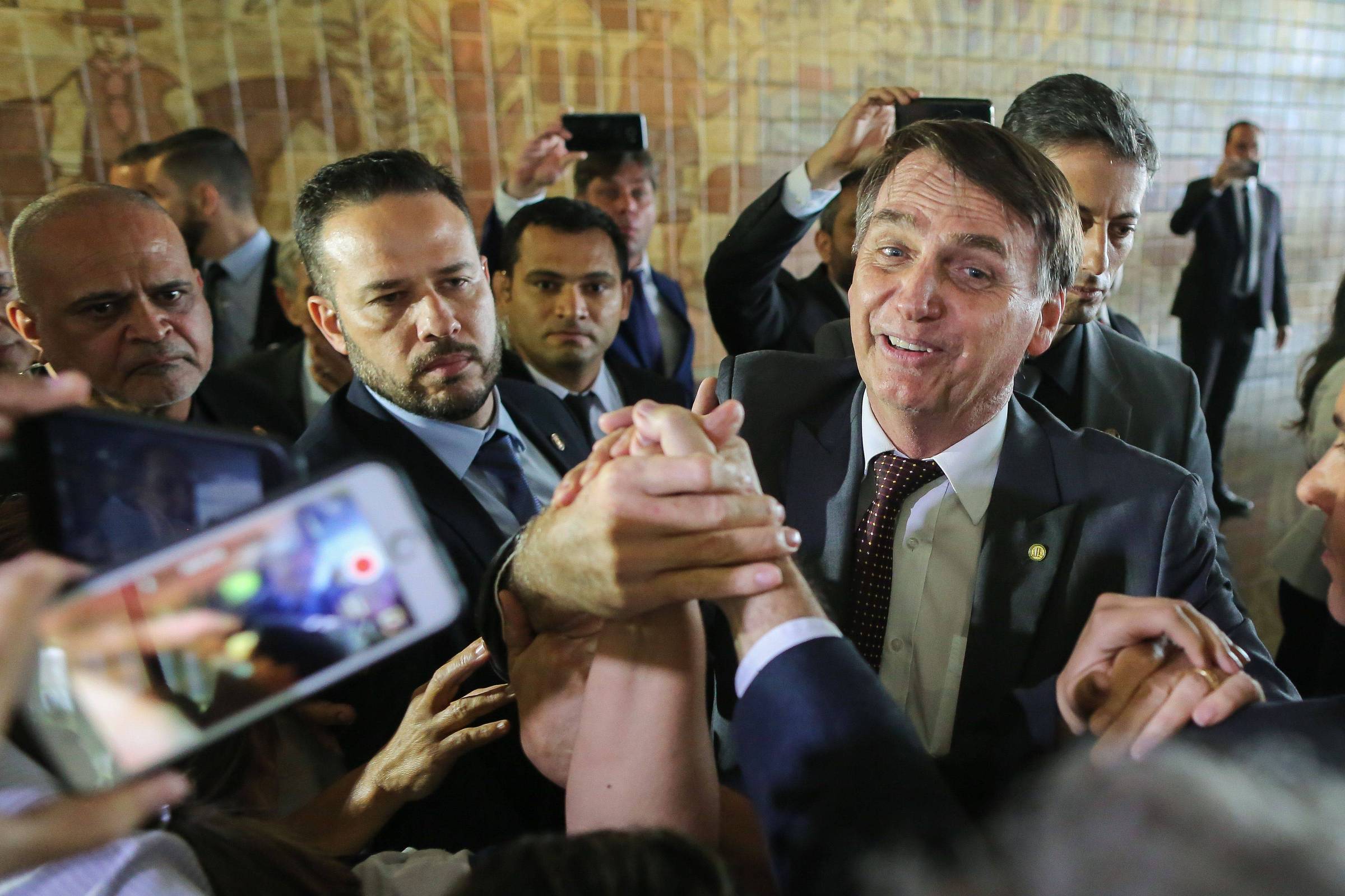 Bolsonaro recua e diz que manterá Trabalho com status de ministério