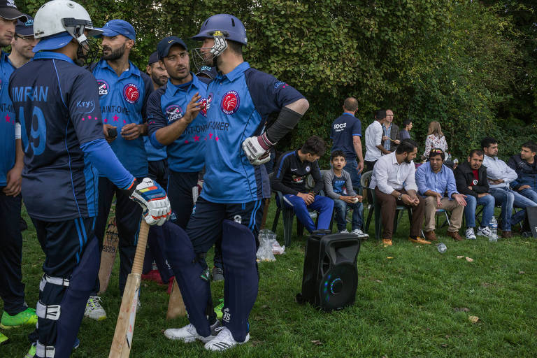 Críquete ajuda a mudar visão de franceses sobre imigrantes do Afeganistão