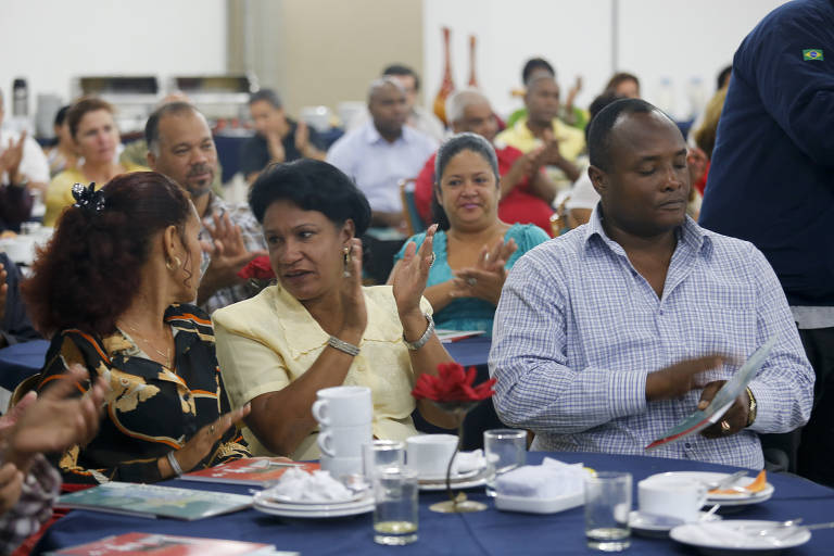Médicos estrangeiros, na maioria cubanos, durante apresentação do sistema municipal de Saúde, na reunião em um hotel no centro de São Paulo, em 2013