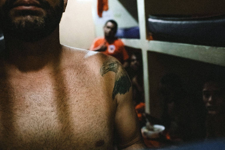 Detentos no Complexo Penitenciário de Pedrinhas, Maranhão, durante visita da Comissão Interamericana de Direitos Humanos; presídio chamou atenção mundial após série de rebeliões entre 2013 e 2014 que deixaram mais de 60 mortos