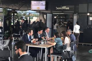 Sergio Moro almoça com colegas próximo ao CCBB