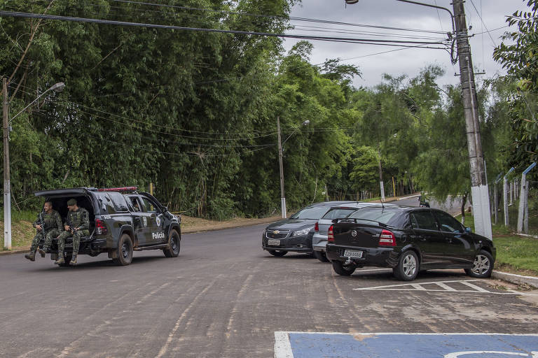 Os militares enviados para Presidente Venceslau vivem situação precária. Eles foram enviados à cidade para evitar o resgate de Marcos Willians Herbas Camacho, o Marcola, considerado chefe da facção criminosa PCC (Primeiro Comando da Capital)