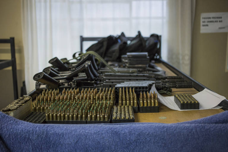 Os militares enviados para Presidente Venceslau vivem situação precária. Eles foram enviados à cidade para evitar o resgate de Marcos Willians Herbas Camacho, o Marcola, considerado chefe da facção criminosa PCC (Primeiro Comando da Capital)