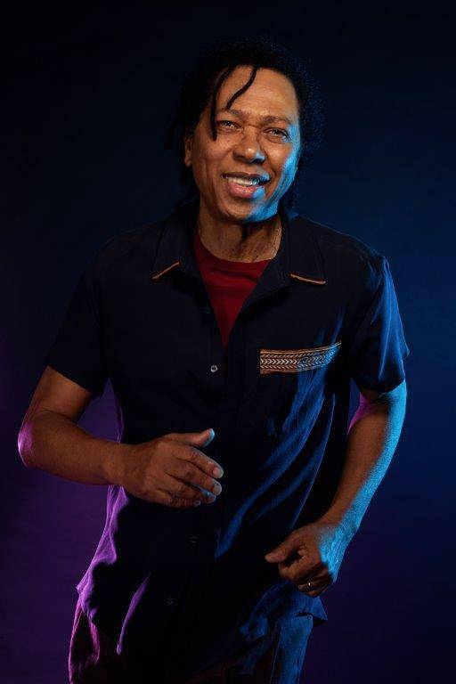 Djavan lança nova parte de seu infindável álbum da vida - Infográficos -  Estadão