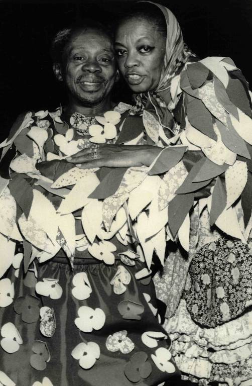 Os atores Grande Otelo e Ruth de Souza na peça A Revolução dos Patos, de 1978